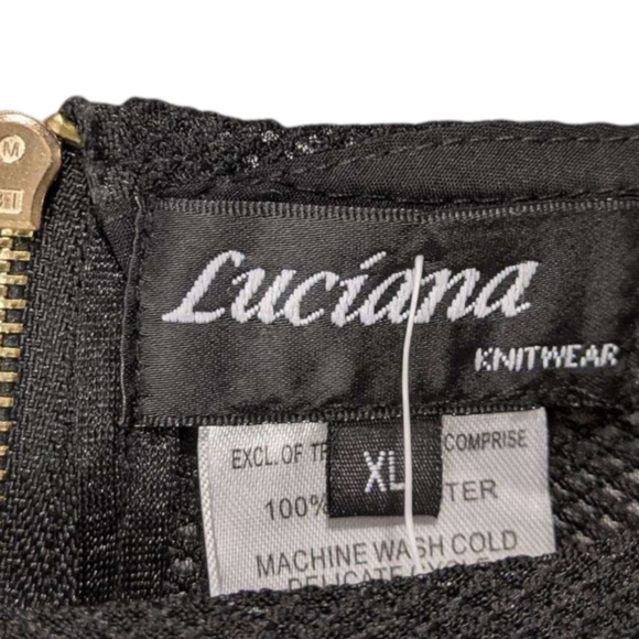 NWT Luciana Knitwear Boutique Mesh Semi Sheer Knit Floral Applique Top sz XL - Picture 2 of 4